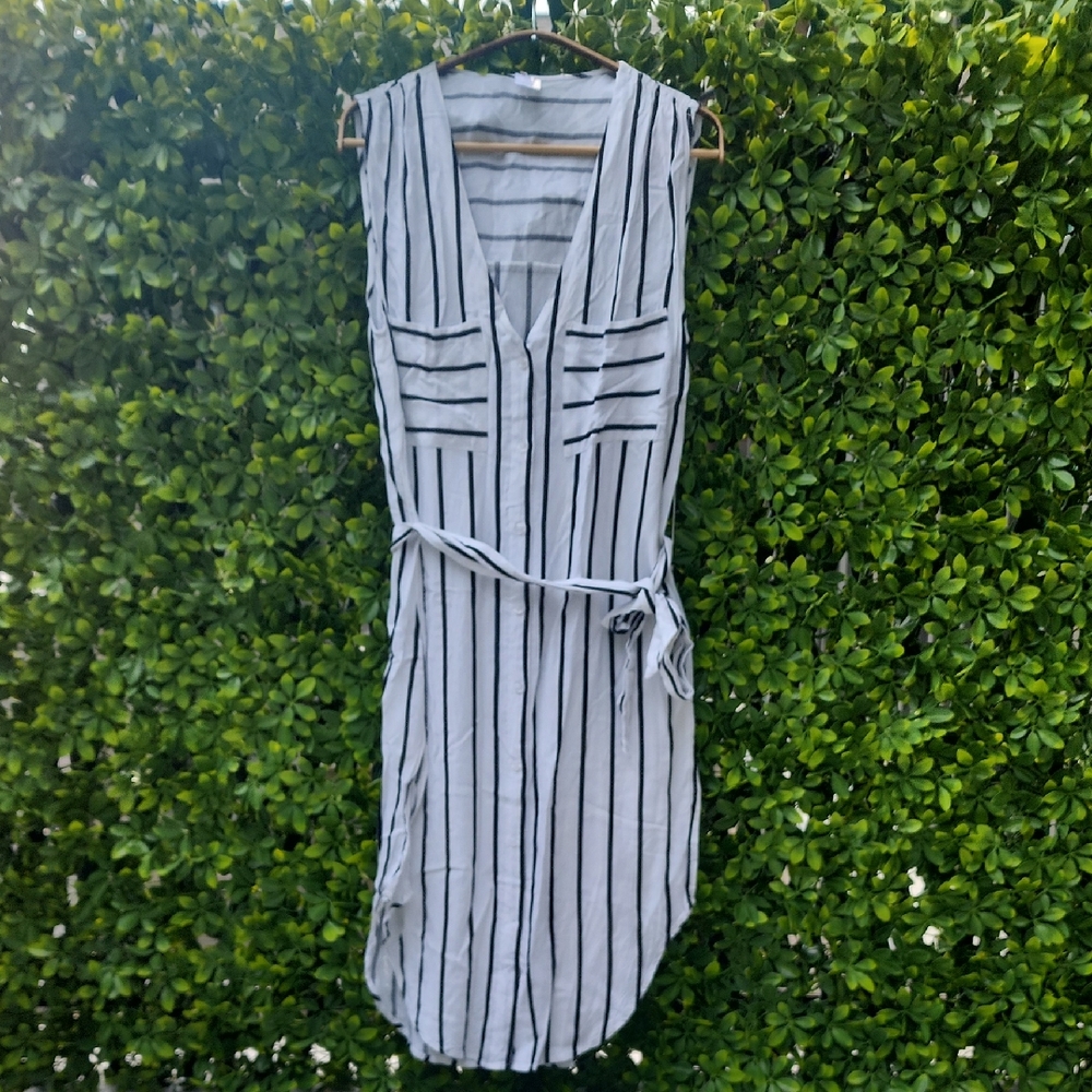 Sky White and Blue Sleeveless V-Neck Midi Sundress